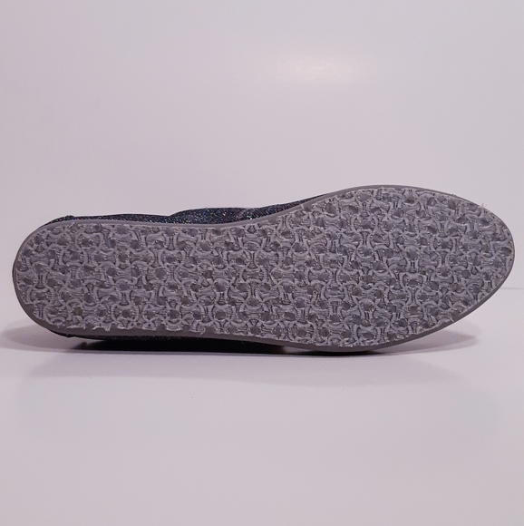 TOMS ***FINAL PRICE*** - Picture 3 of 4